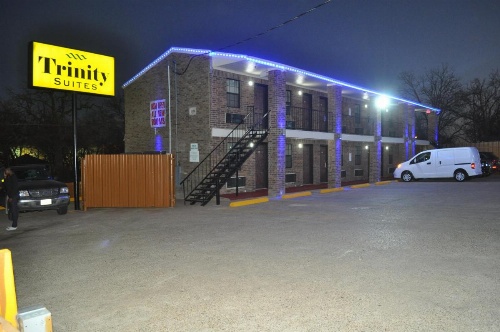 Trinity Suites Downtown Dallas image 9